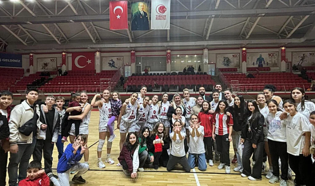  Zorlu Koleji, Play-Off’a Adını Yazdırdı!