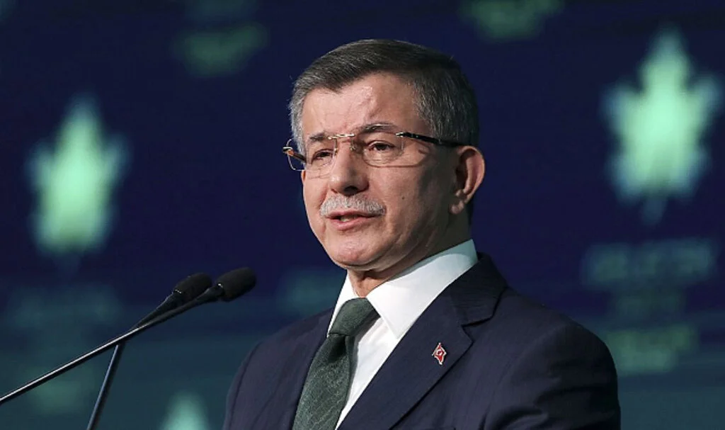 Ahmet Davutoğlu: "Deprem Sorumlularından Hesap Sorulmalı"