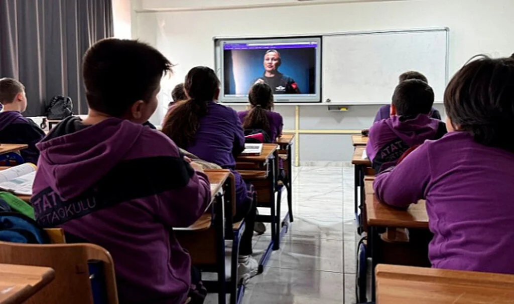 Alper Gezeravcı’nın Uzay Yolculuğu Belgeseli Samsun'da Okullarda Gösterildi