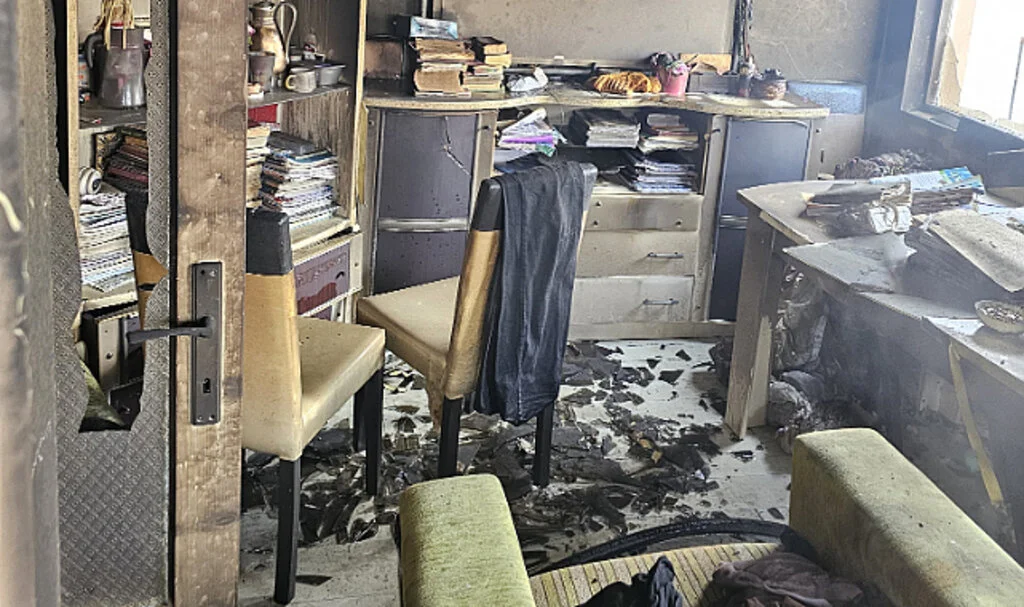 Bafra’da İki Katlı Ev Alevlere Teslim Oldu!