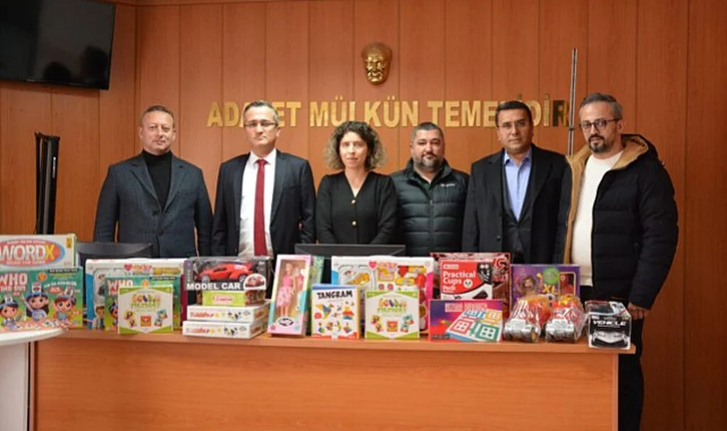 Bafra TSO, Mağdur Çocuklar İçin Hediye Dağıttı