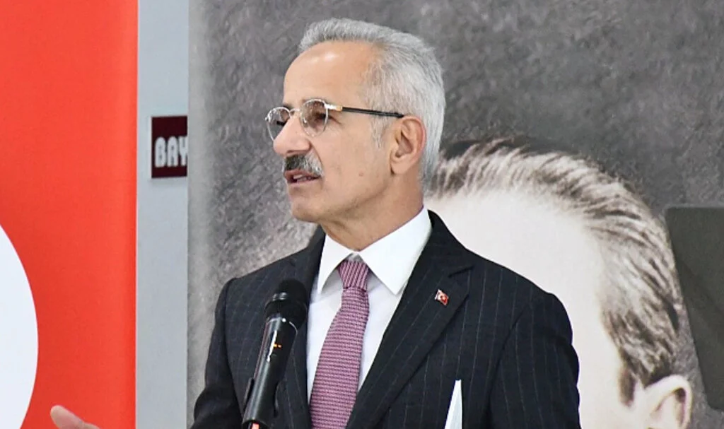 Bakan Uraloğlu: Samsun- Trabzon 2 Saate Düşecek