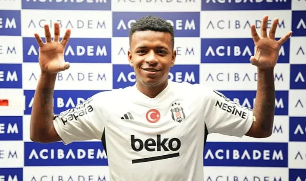 Beşiktaş'ın yeni yıldızı, sağlık kontrolünden geçti