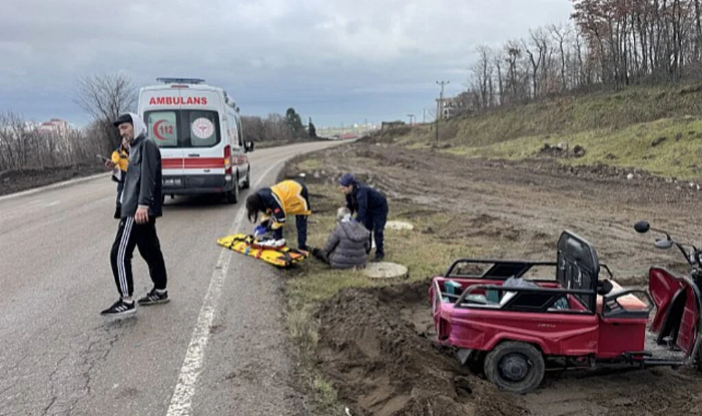 Canik’te Üç Tekerlekli Motosiklet Devrildi: Sürücü Yaralandı