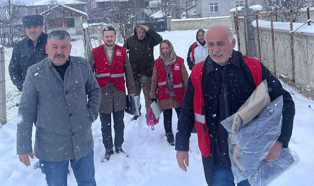 CHP Ladik İlçe Başkanlığından Çocuklara Kış Yardımı