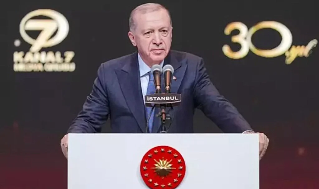 Cumhurbaşkanı Erdoğan'dan Silah Bırakma Çağrısı Sonrası İlk Açıklama: "Terörsüz Türkiye İçin Yeni Sayfa"