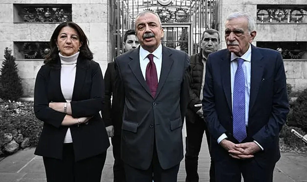 DEM Heyeti İmralı'ya Gidiyor: Öcalan'ın Çağrısı Bekleniyor
