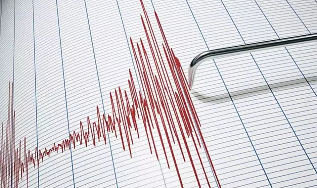 Ege Denizi'nde Peş Peşe Depremler! 7 Sarsıntı Yaşandı