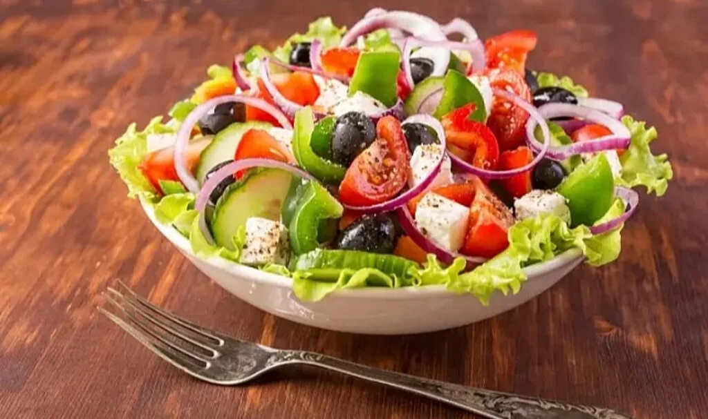 En Pratik 9 Salata Tarifi