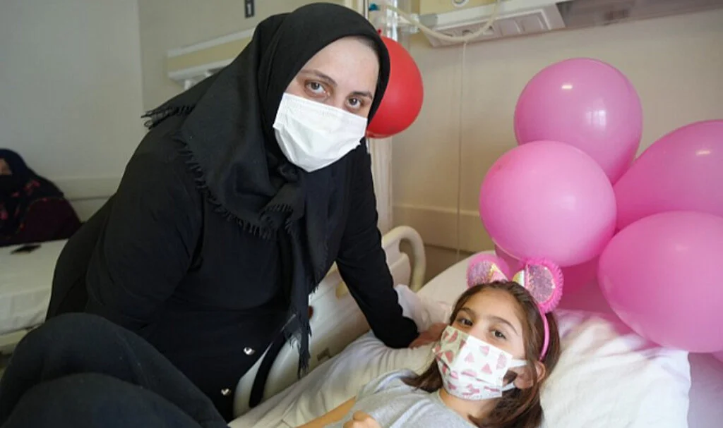 Fedakar Anne Kızına Böbreğini Verdi, Yeni Bir Hayat Başlıyor