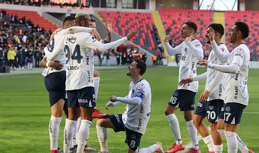Fenerbahçe çeyrek finalde