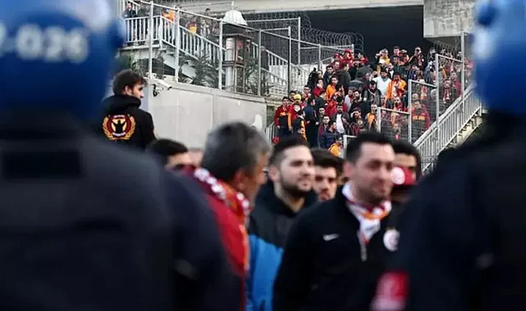 Galatasaray-Fenerbahçe derbisine polis akını! Daha önce böylesi yok