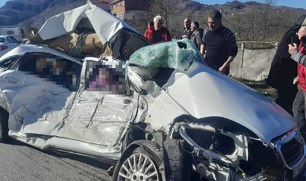 Giresun Tirebolu’da Feci Kaza: 3 Ölü, 1 Ağır Yaralı!