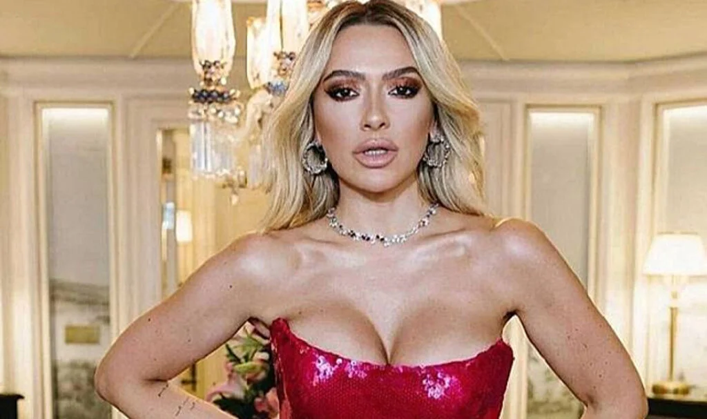 Hadise'nin Cesur Kombini Olay Oldu! Takipçilerden Yorum Yağdı