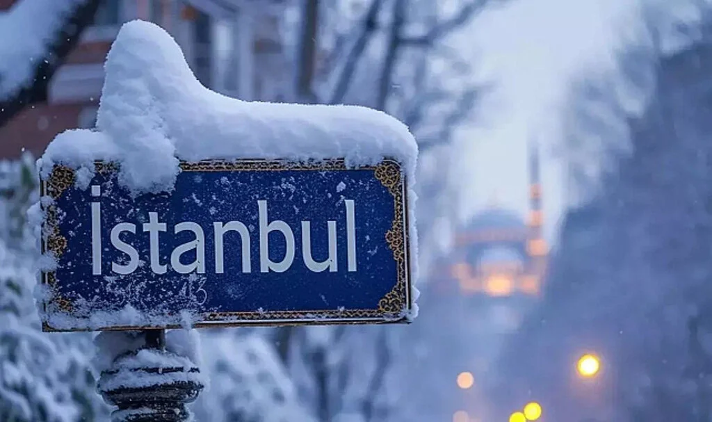 Lapa Lapa Kar Geliyor! İstanbul'da 20 cm'ye Ulaşabilir