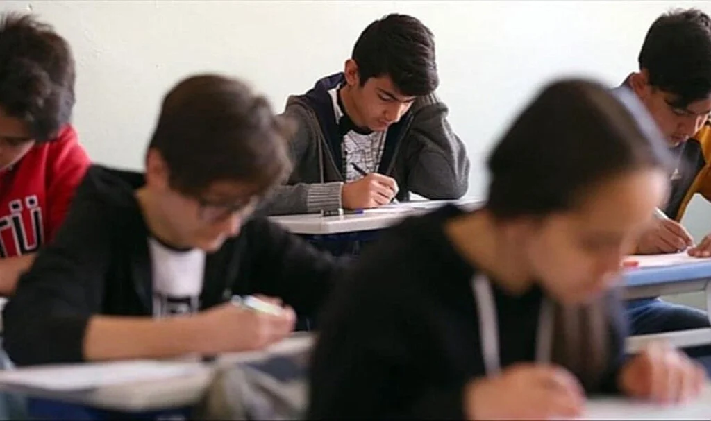 Liselerde Yeni Dönem Başladı: İşte 2025'teki Değişiklikler