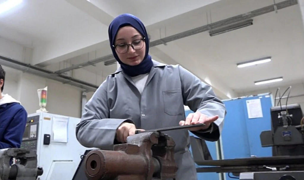 Makine Bölümünün Tek Kız Öğrencisi Mühendis Olmak İstiyor