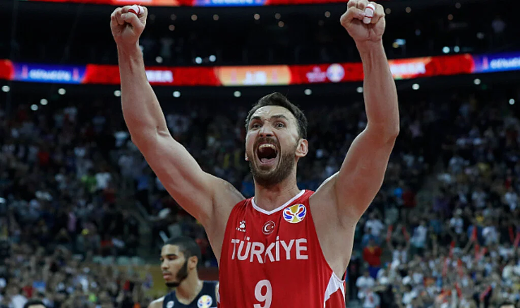 Milli Basketbolcu Semih Erden Kariyerini Noktaladı