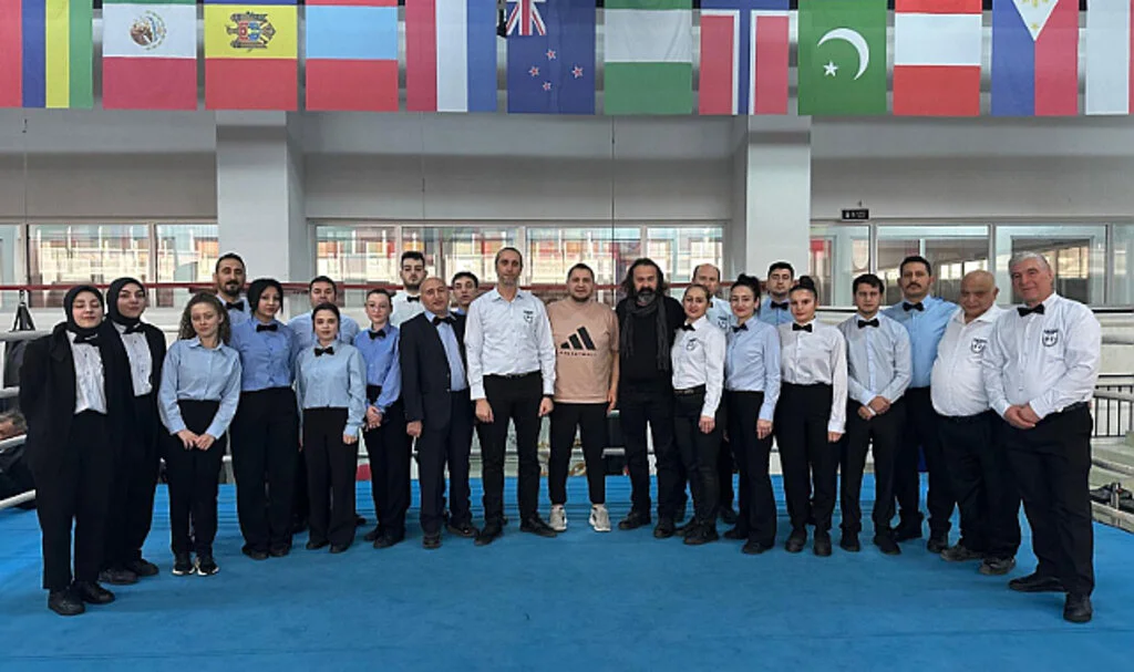 Muay Thai Sporcuları Ringin Tozunu Attı