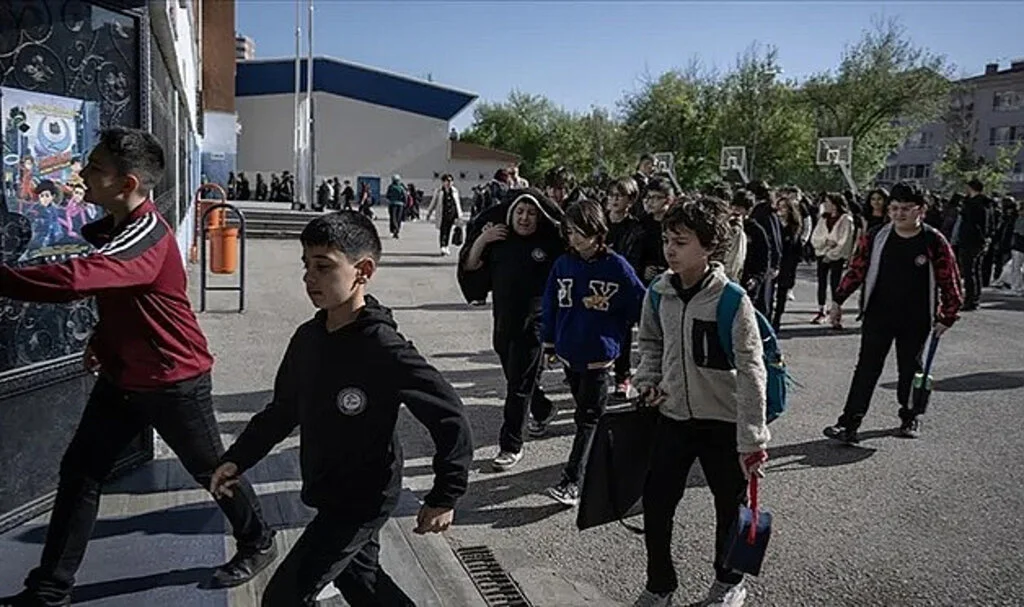 Okullarda İkinci Dönem Başlıyor: İlk Ders Zili Çalıyor