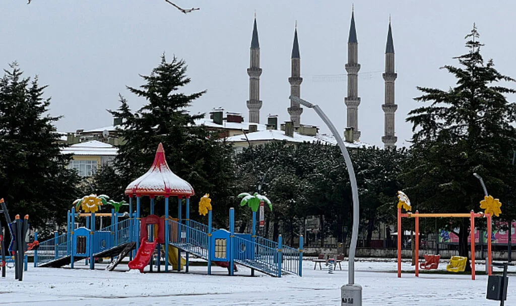 Ordu’da Kar ve Buzlanma Nedeniyle Okullar Tatil Edildi