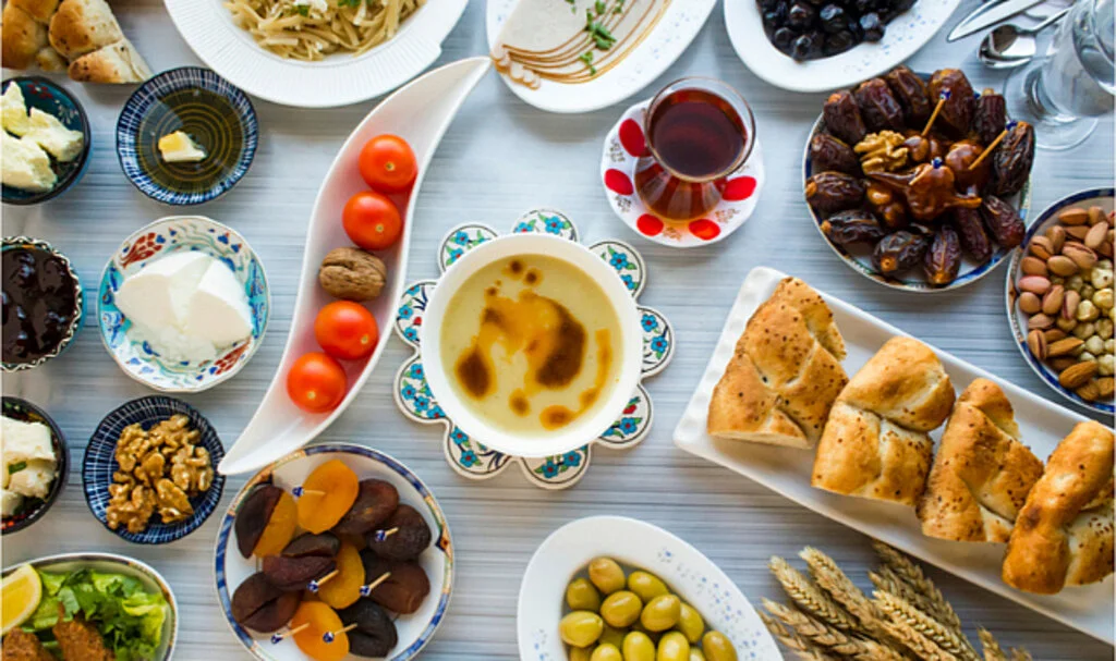 Sahurda Ne Yenmeli? Sağlıklı ve Tok Tutan Besinler