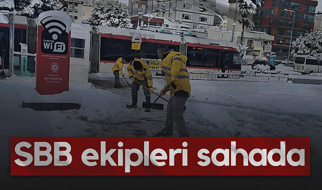 Samsun Büyükşehir Belediyesi ekipleri karla müdacele için sahada
