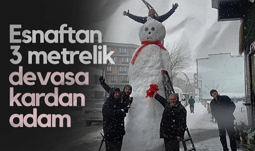 Samsun’da Esnaftan Kar Eğlencesi! 3 Metrelik Kardan Adam Yaptılar