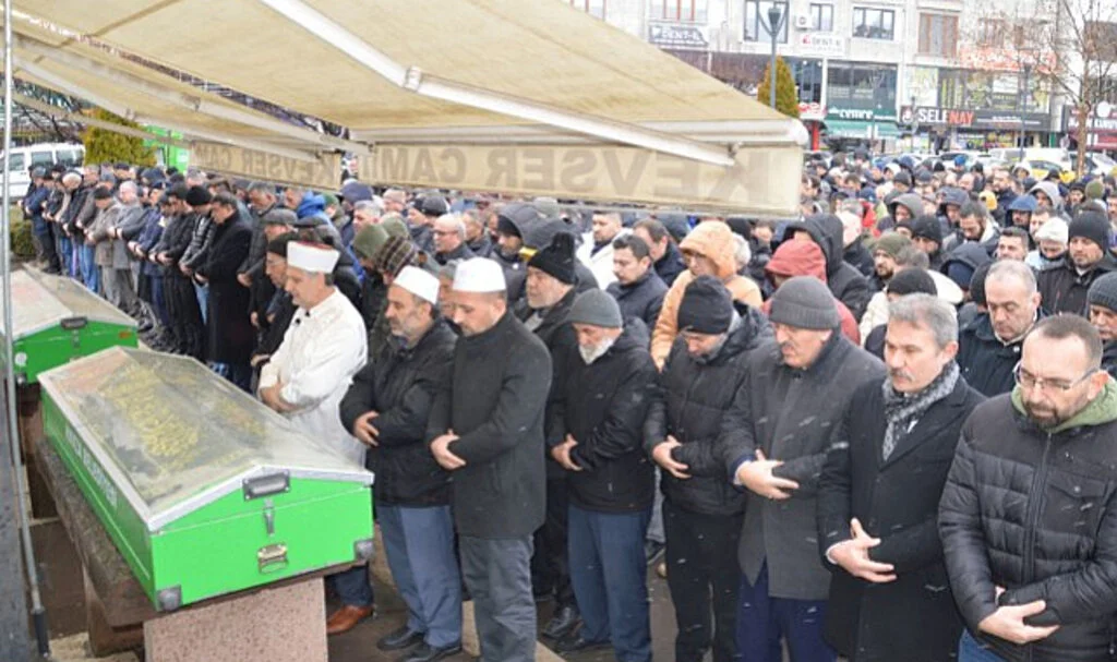 Samsun’da Kalp Krizi Geçiren Öğretmen Son Yolculuğuna Uğurlandı