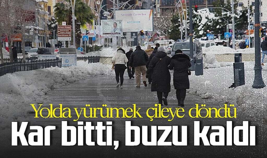 Samsun'da Kar Buza Dönüştü: Yolda Yürümek Bile Çile