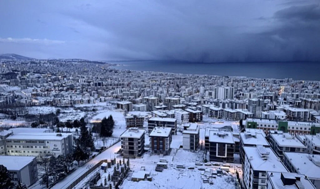 Samsun'da Kar Yağışı Etkili Olmaya Devam Ediyor