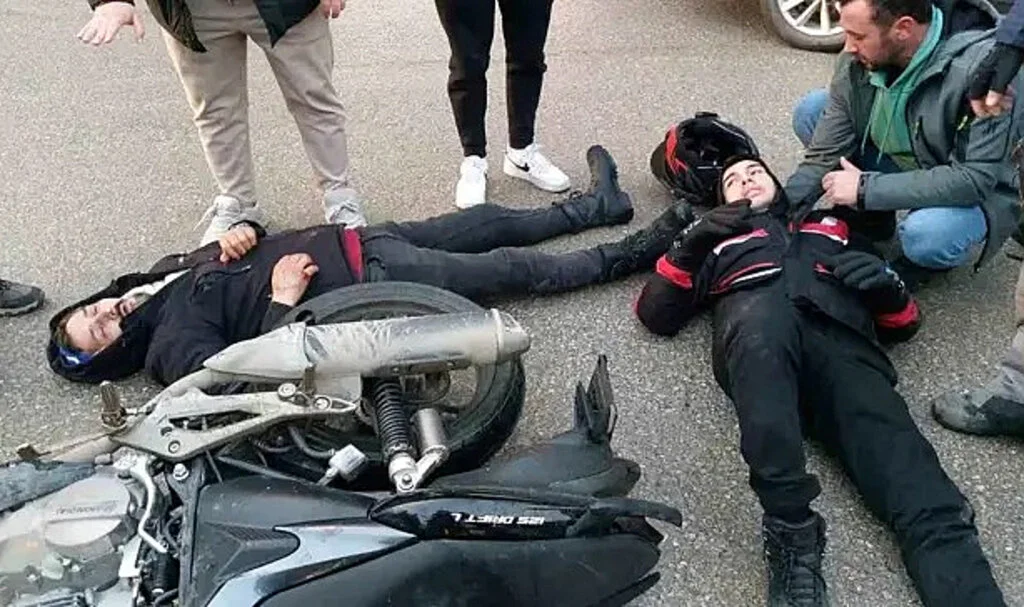 Samsun’da Motosiklet Kazası: 2 Genç Yaralandı