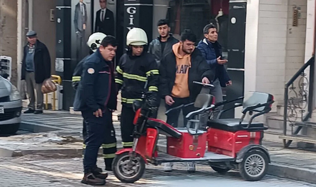 Samsun'da park halindeki elektrikli bisiklet yangın sonucu zarar gördü