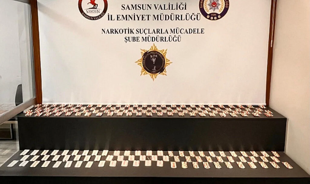 Samsun’da Uyuşturucu Operasyonu: 2.392 Sentetik Ecza Ele Geçirildi