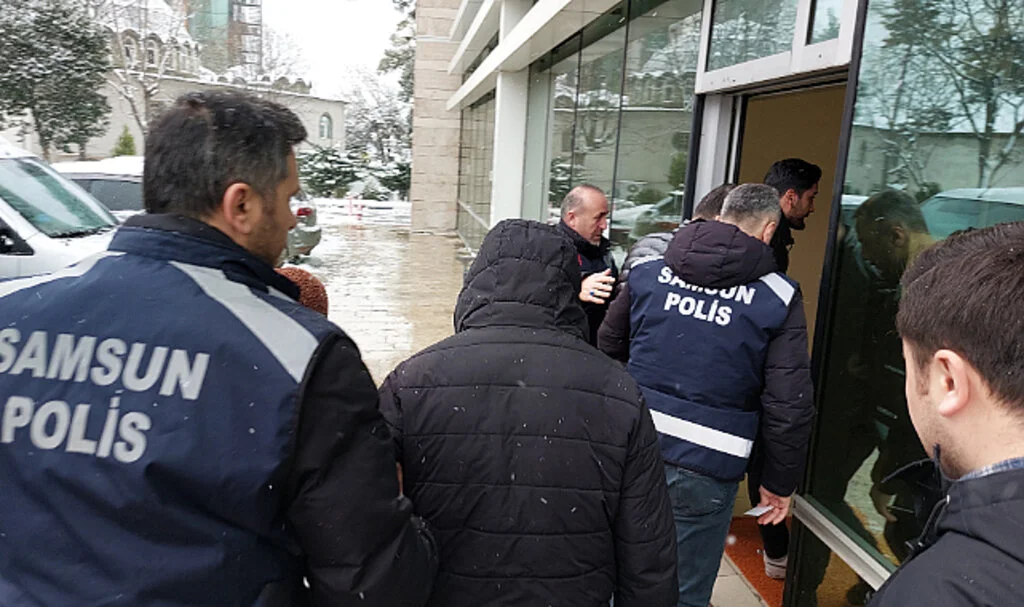 Samsun’daki Instagram Dolandırıcılığı Operasyonunda 3 Tutuklama