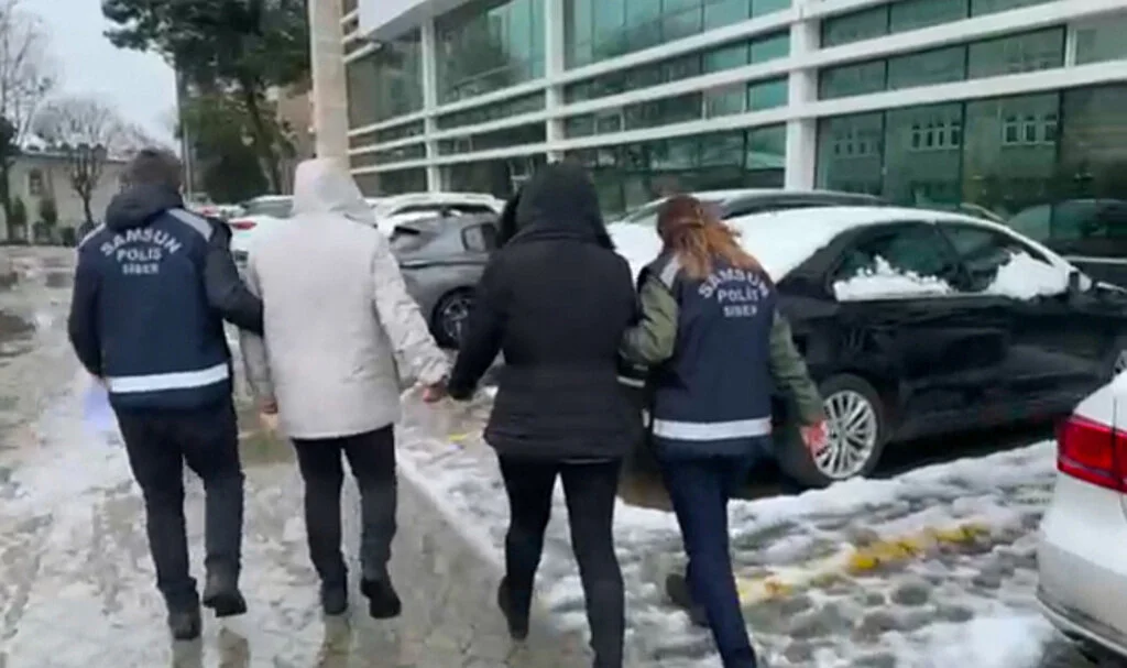 Samsun merkezli yasa dışı bahis operasyonunda yakalanan 2 şüpheli adliyede