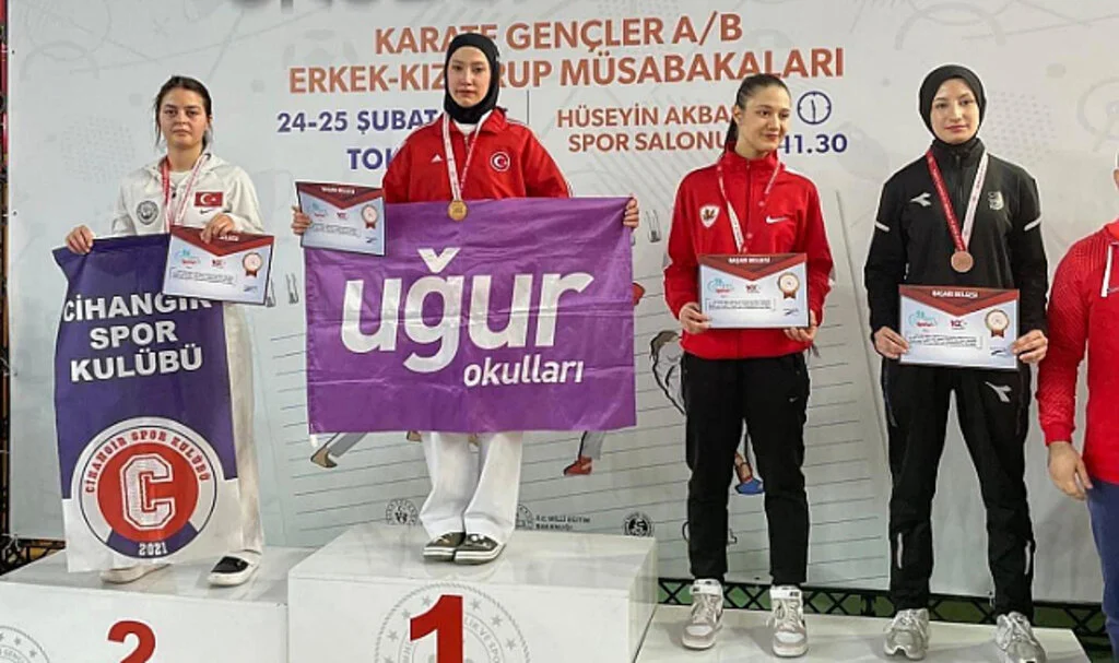 Samsunlu Zeynep Beren Sayılır Türkiye Karate Şampiyonu