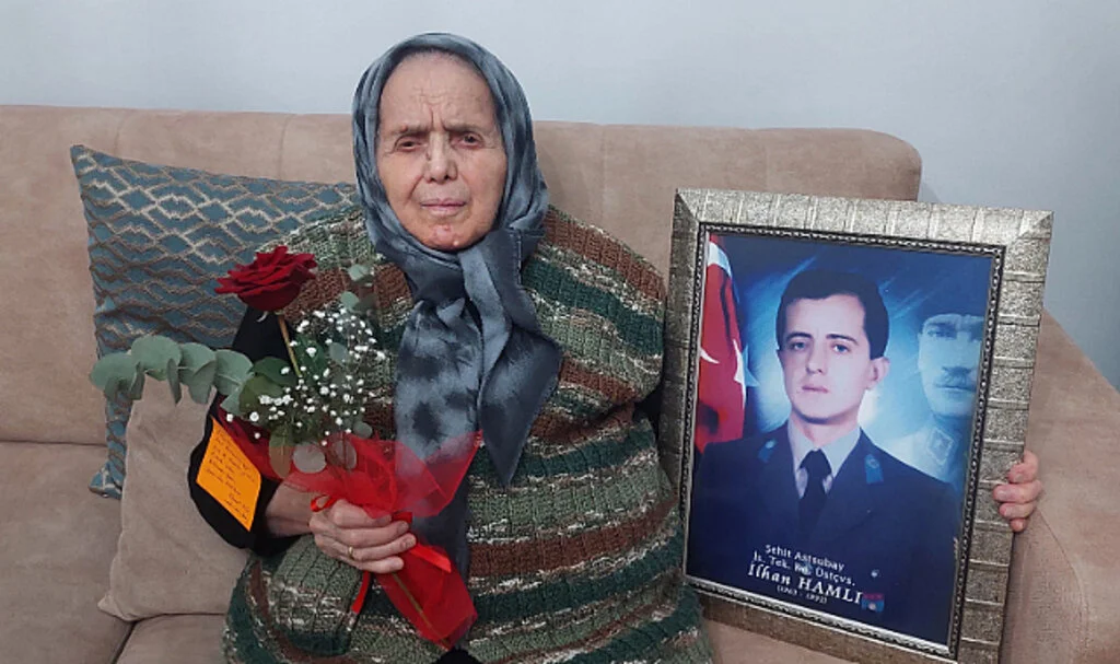 Şehit annesini duygulandıran not