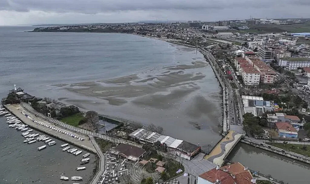 Silivri'de Deniz Çekildi, Uzmanlar Açıklama Yaptı