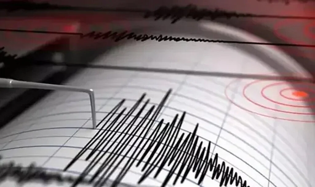 Son Dakika... Ege'den sonra Akdeniz'de 6 dakika arayla 4.0 büyüklüğünde iki deprem