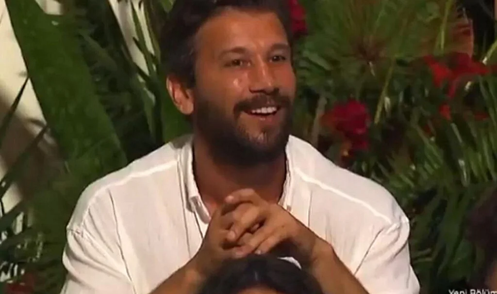 Survivor’da O Bakışlar Olay Oldu! Adem ve Sema Arasında Ne Oluyor?