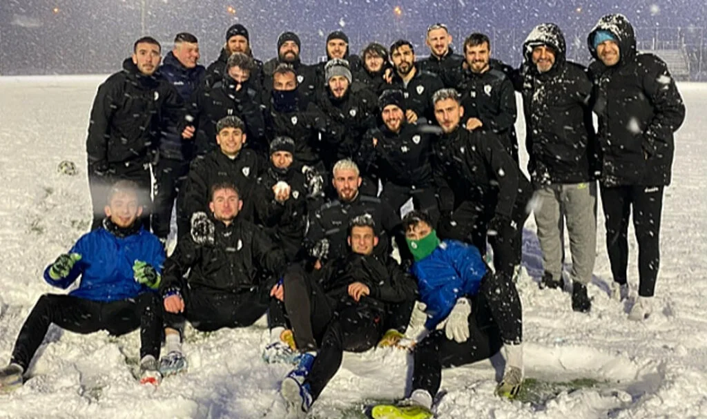 Tekkeköyspor, Kar Altında Play-Off Hazırlıklarına Devam Ediyor