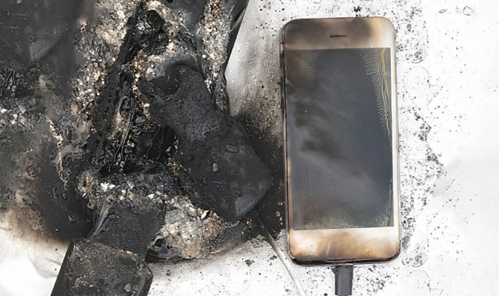 Telefon Şarjında Güvenlik: Patlama Riskine Karşı Almanız Gereken Önlemler