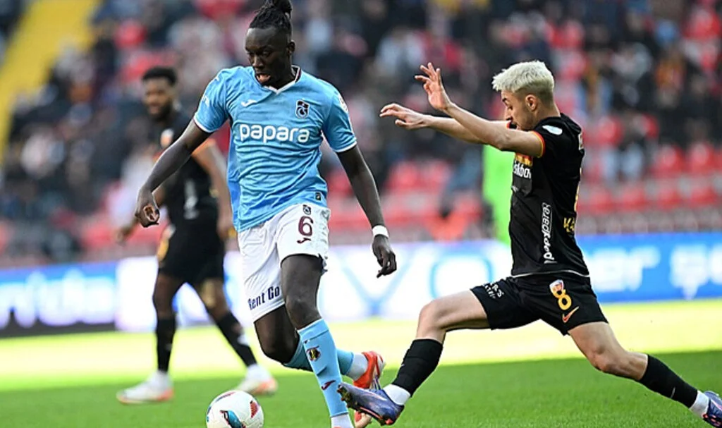 Trabzonspor 10 Kişi Kaldı, Kayseri’de Puanlar Paylaşıldı