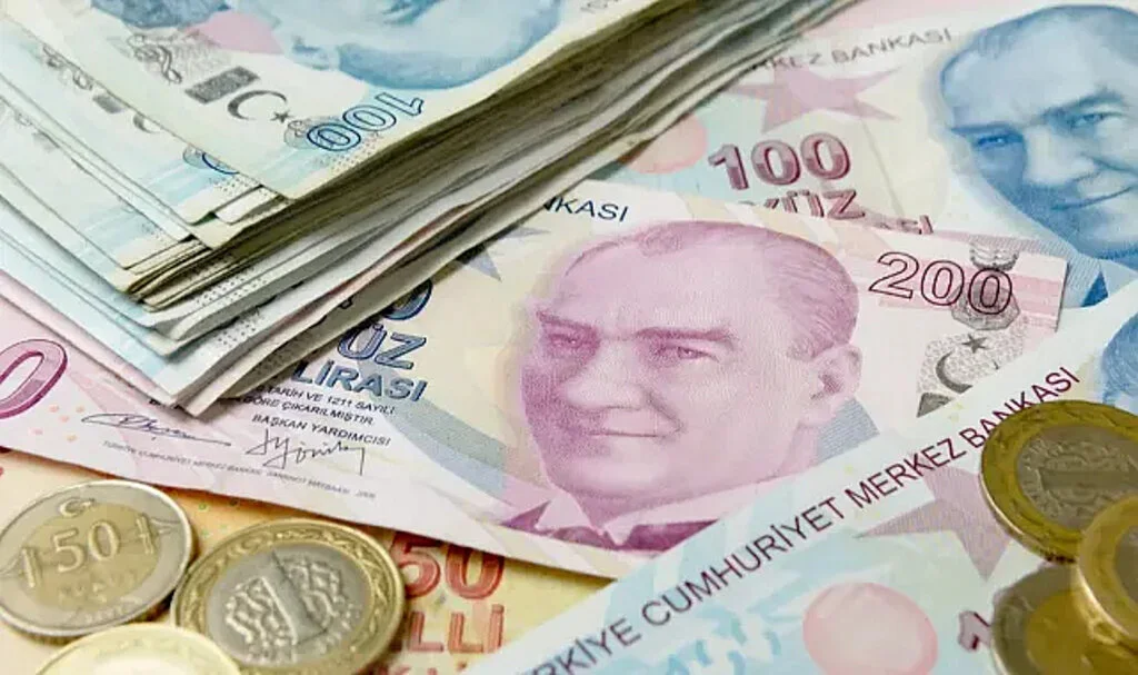 Üniversite Öğrencilerine Günlük 1083 TL Destek! Başvuru yağıyor...