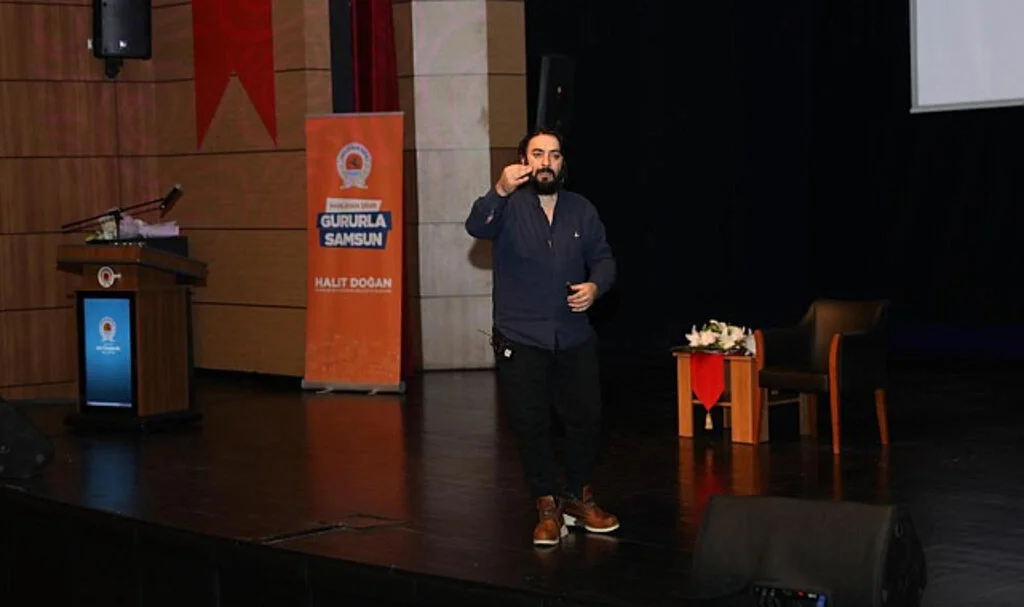 Yazar Prof. Dr. Uğur Batı, Samsunlularla "Güzel Bir Gelecek" Söyleşisi
