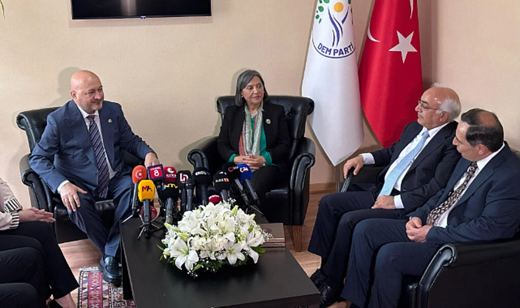AK Parti Heyetinden DEM Parti’ye Bayram Ziyareti