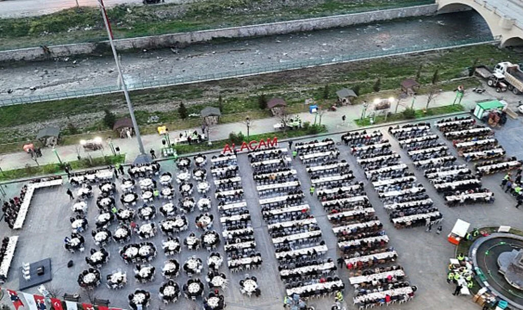 Alaçam Belediyesi Vatandaşları İftarda Buluşturdu