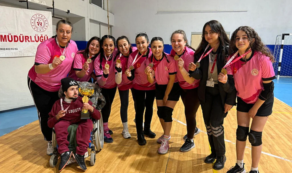 Alaçam’da Kadınlar Voleybol Turnuvası Sona Erdi!