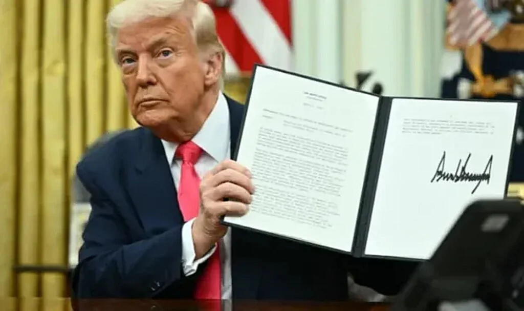 Aralarında Türklerin de olduğu Binlerce Öğrenci Mağdur! Trump’tan Uluslararası Burslara Kesinti